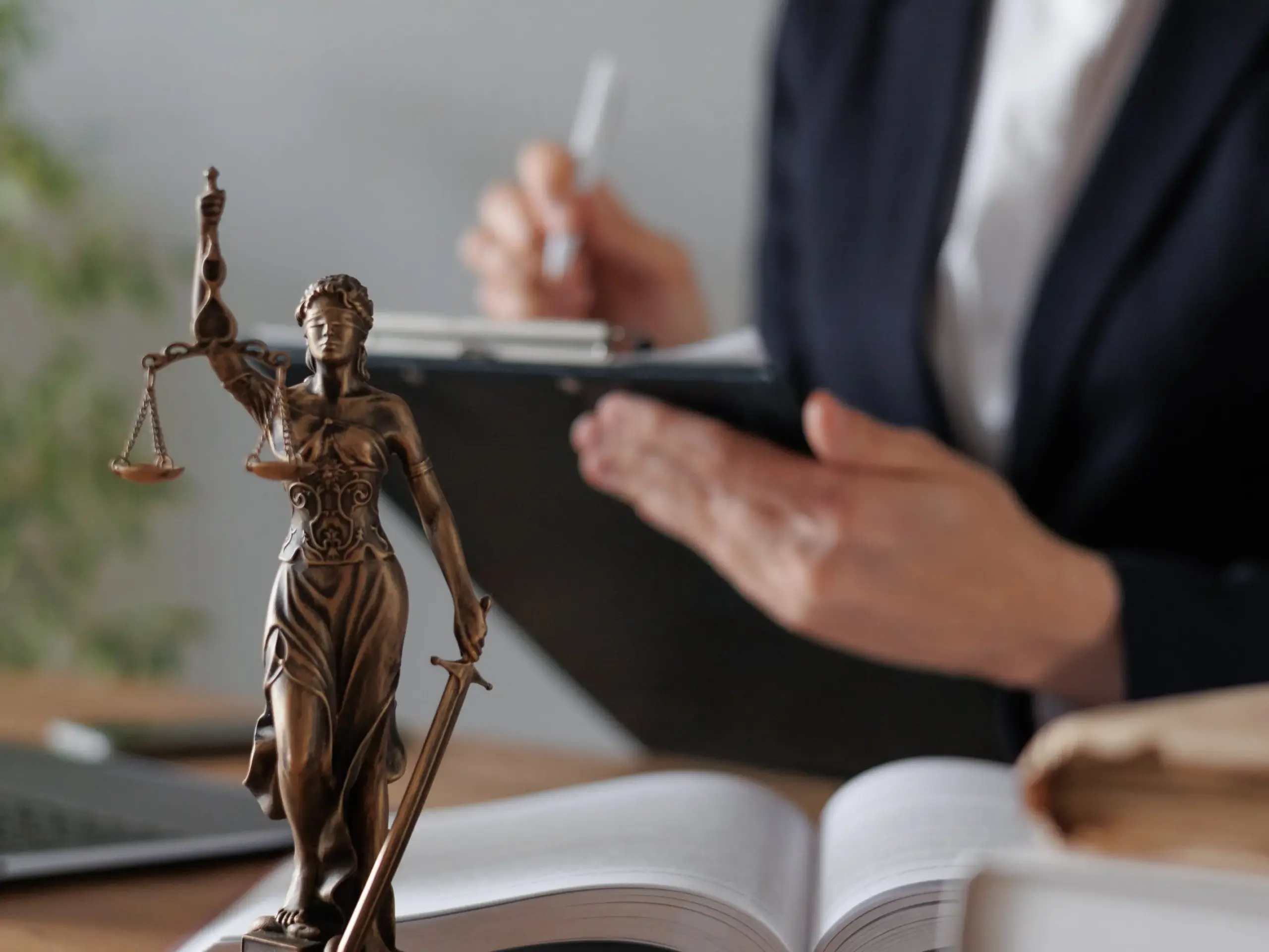 Abogado tributario en Chile: qué casos atiende