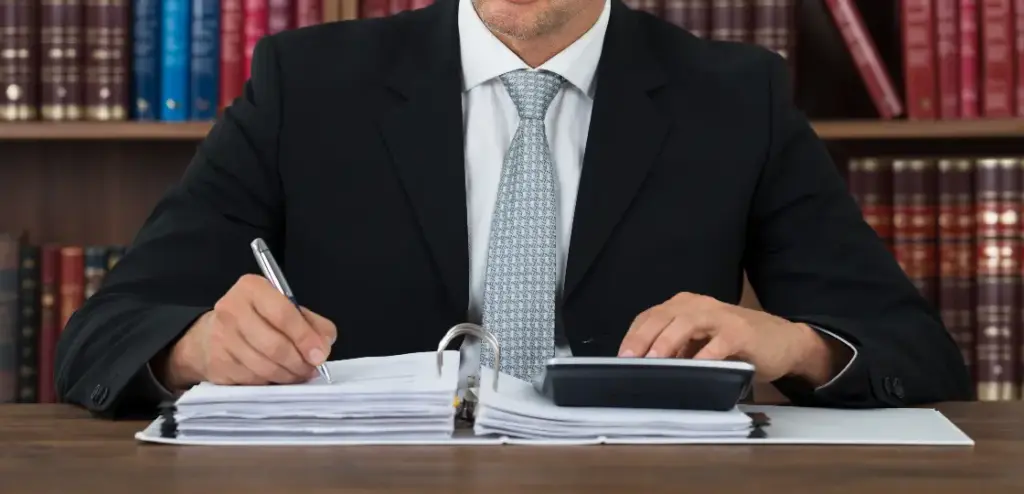 Cómo identificar al mejor abogado tributario según tu caso